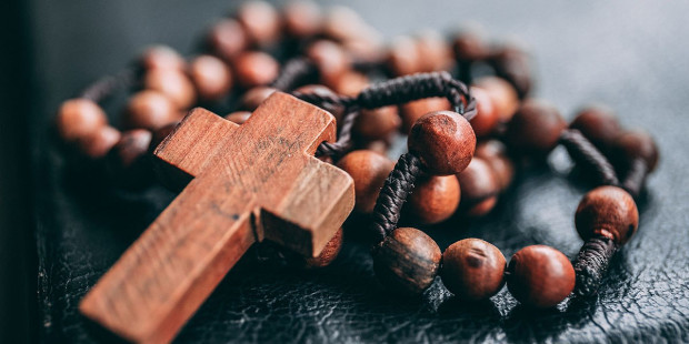 web3-rosary-catholic-faith-religion-prayer-james-coleman-694177-unsplash