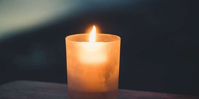 Candle-Unplash-22-03-19