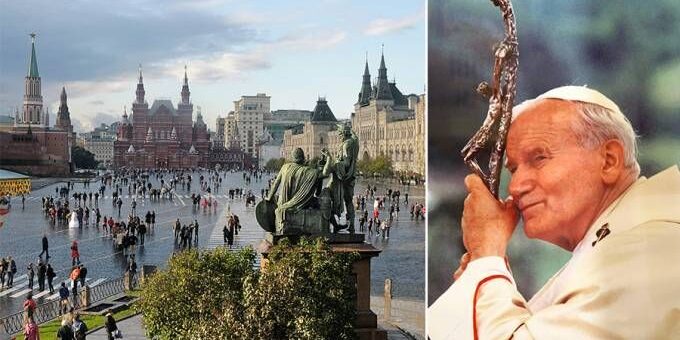 PlazaRojaJuanPabloII_pixinnetCC_BY_SA_30_FlickrDennisJarvisCC_BY_SA_20_110516